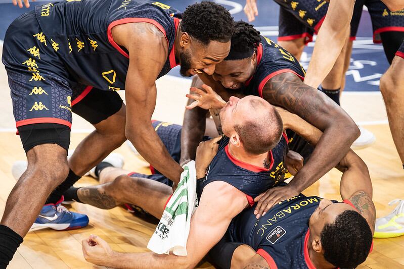 La celebració d&#039;una cistella que passa a la història