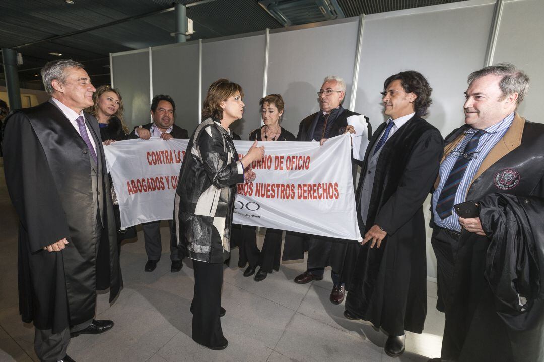 La ministra de Justicia conversa con los abogados del Turno de Oficio en Valladolid