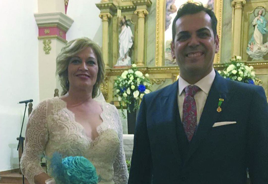 Juan Diego Requena, que contrajo matrimonio este sábado, será el número uno al Congreso.