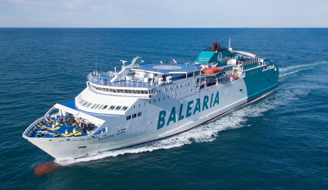 Este ferry sustituye al Martín y Soler de Balearia en su ruta a Barcelona.