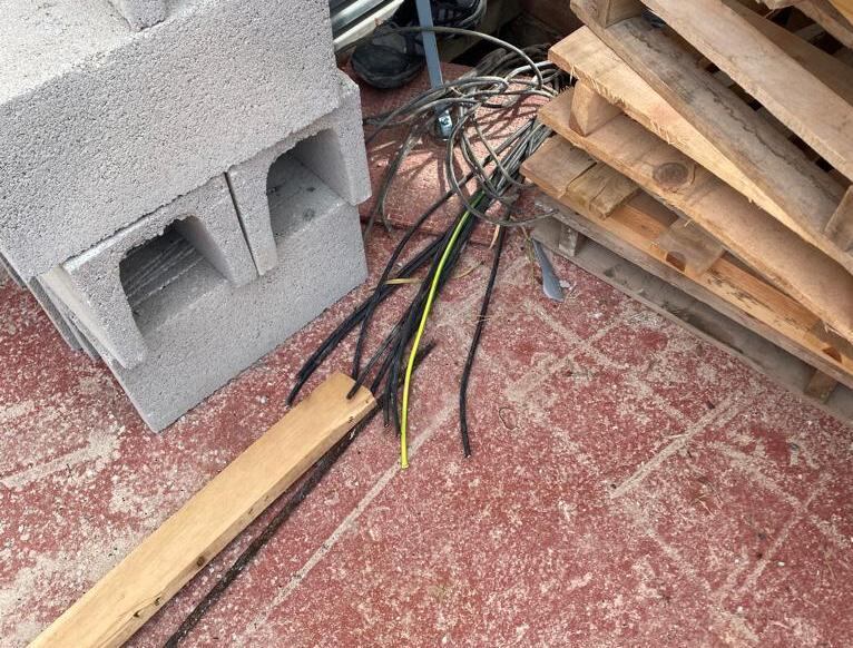 Robo cable en San Fernando, Petrer