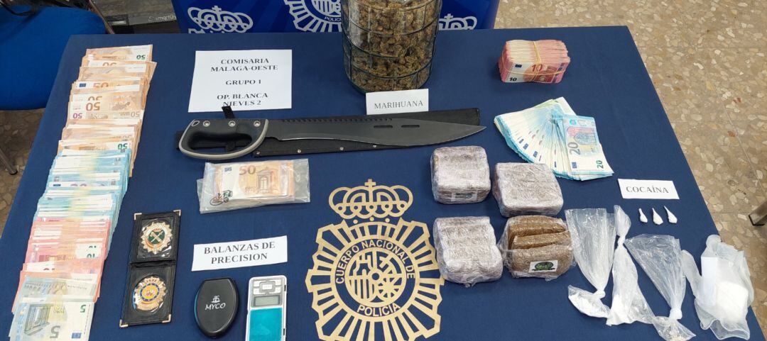 Material incautado por los agentes en la operación