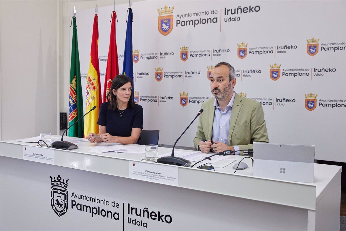 Berta Miranda y Fermín Alonso presentan el nuevo carril bici que unirá Pamplona con el polígono de Landaben