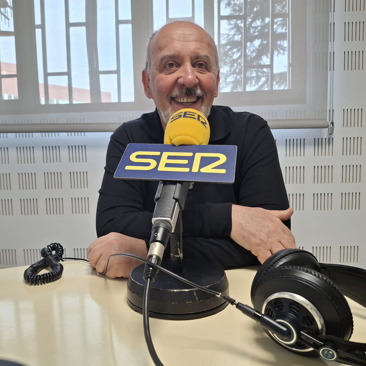 Enrique García, por Izquierda Unida, protagoniza la segunda entrevista electoral en la SER