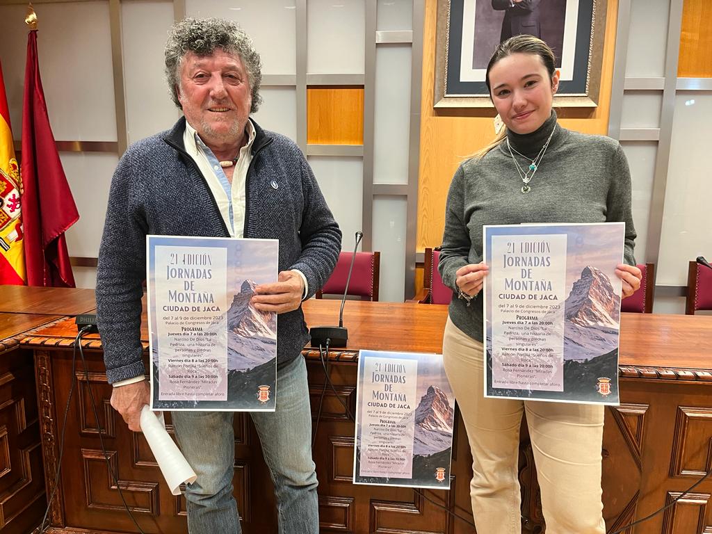 Bernabé Aguirre, organizador de las Jornadas, junto a la concejal de Cultura, Andrea Vargas