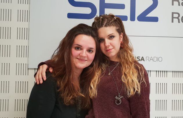 Aitana Sánchez i Elisabet Llaberia al Carrer Ample 44