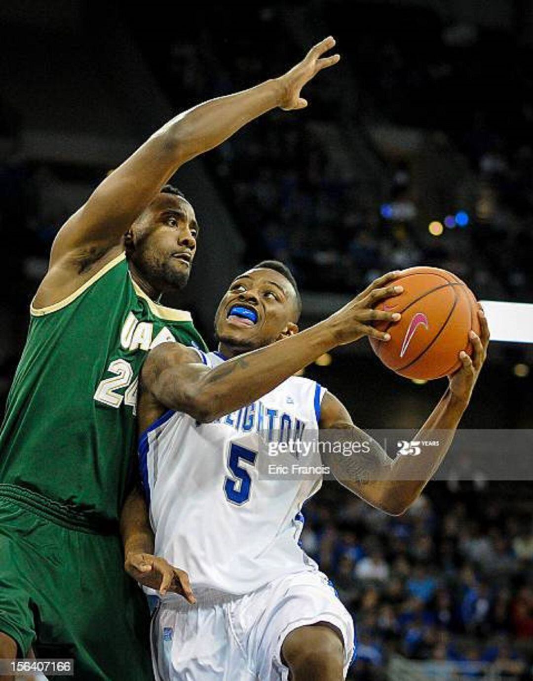 Preston Purifoy defendiendo en su época americana