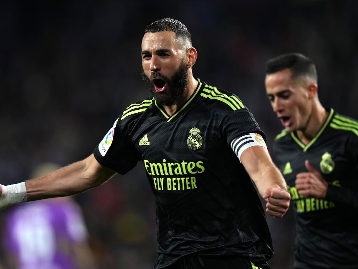 El Real Madrid revive con un doblete de Karim Benzema y despide el año con victoria