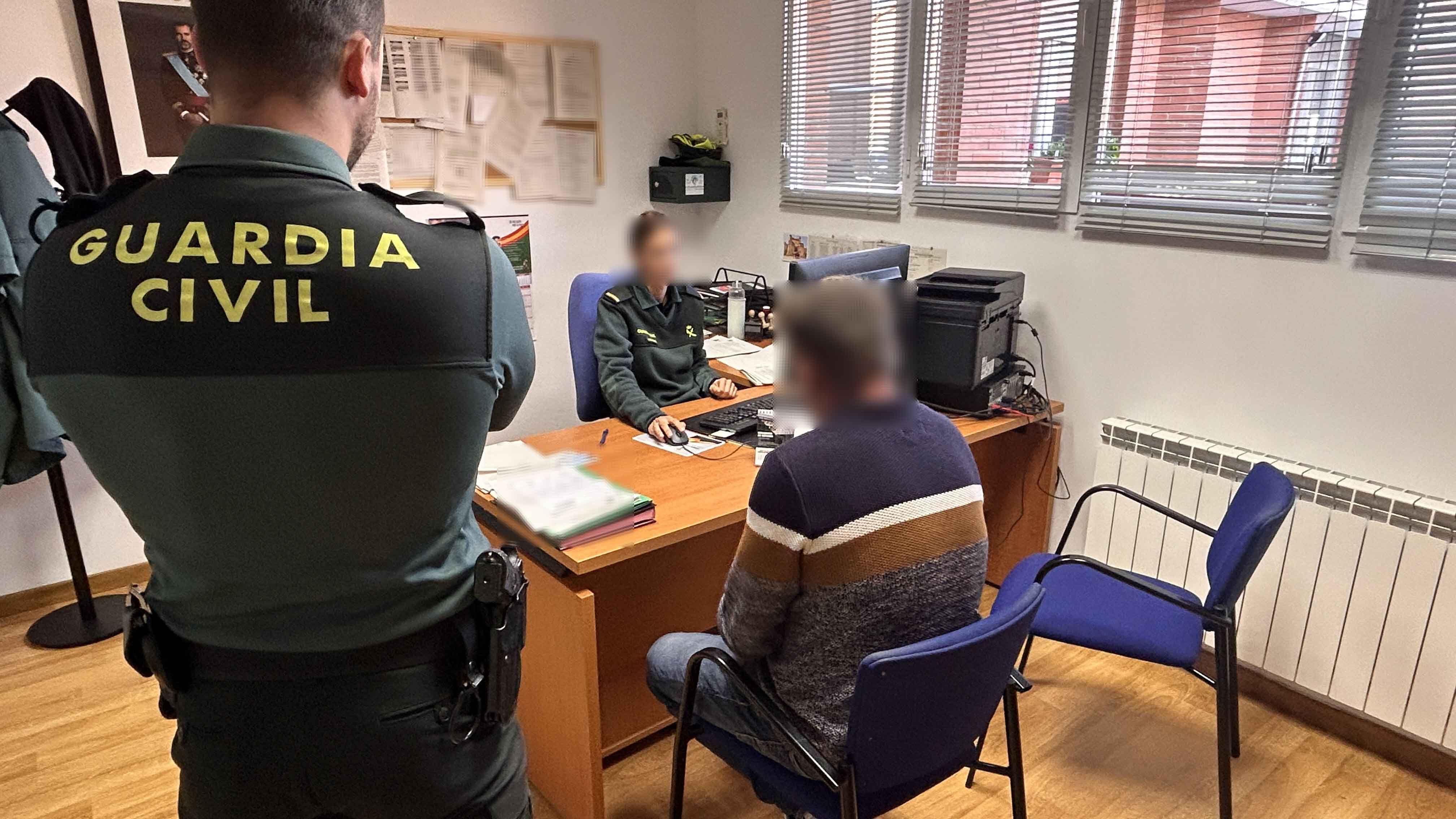 La Guardia Civil recupera más de 100 objetos robados en un garaje de Cuzcurrita de Río Tirón