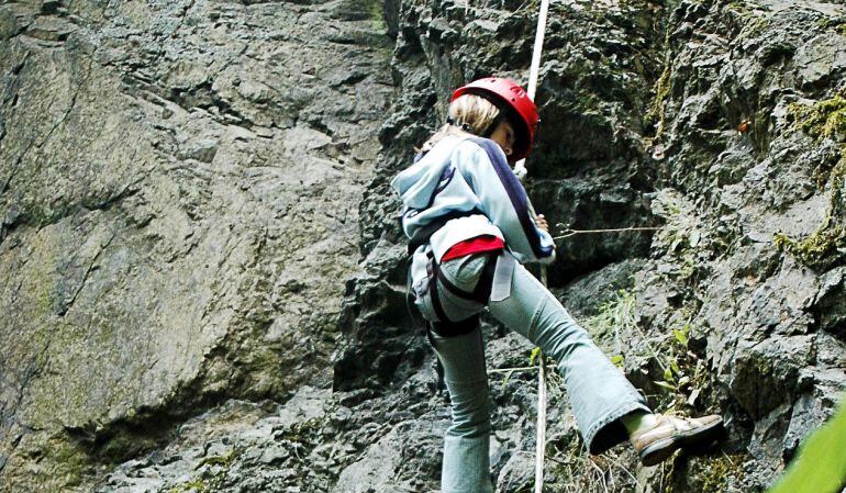 Este campamento de escalada está dirigido a niños de 6 a 13 años de la mano de monitores titulados