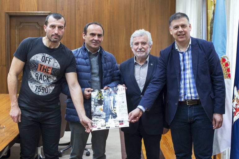 Victor Arias, Manuel Rodríguez, Rosendo Fernández e Bernardino González, na presentación da II Ruta Ciclista de BTT de Coles.