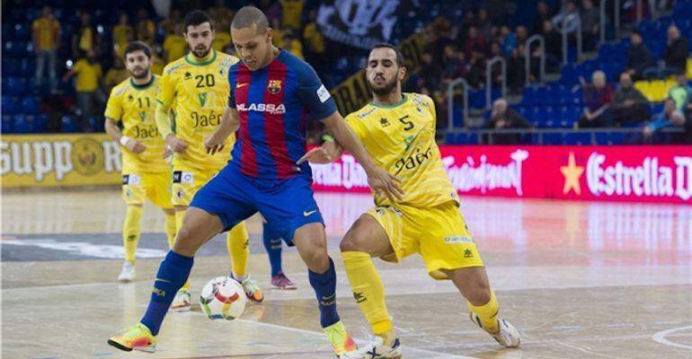 Jugadores del Jaén Paraíso Interior y del Barcelona durante un encuentro anterior.