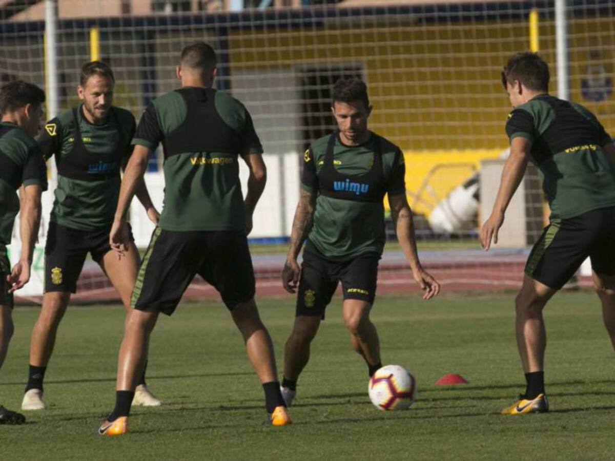 La UD Las Palmas quiere sacarse el mal sabor de boca de la Copa en Almendralejo