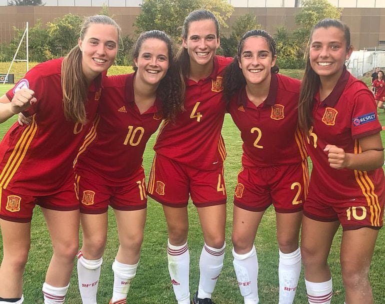 La selección sub19 de fútbol femenino antes de la final