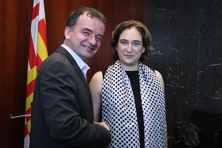 Barcelona en Comú, liderada per Ada Colau, guanyaria les eleccions amb més marge que ara fa un any i Esquerra Republicana, amb Alfred Bosch al capdavant, passaria a ser segona força