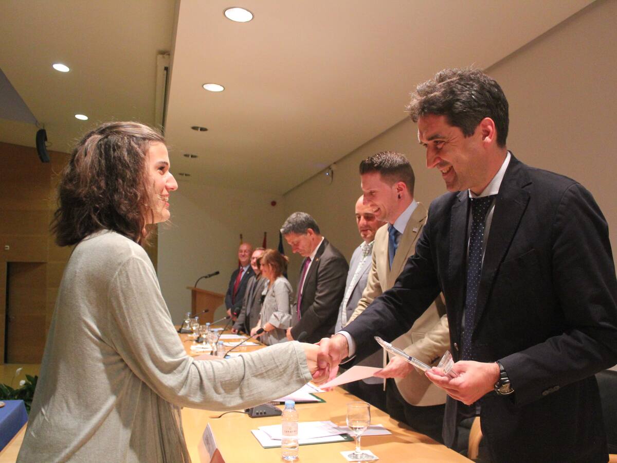 El Campus de Huesca premia a dieciocho estudiantes por sus expedientes destacados