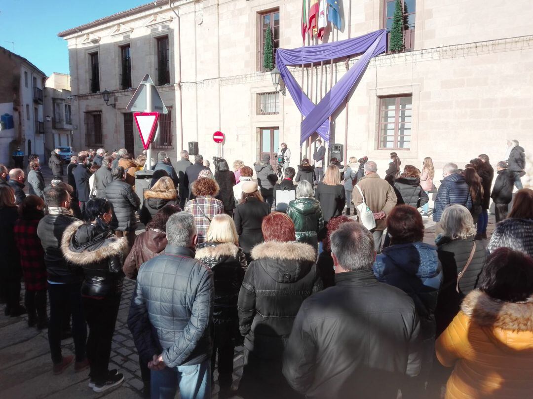  Acto institucional contra la violencia machista en la Plaza de Viriato