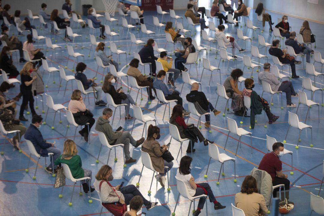 Administración de la vacuna contra la COVID-19 de AstraZeneca en Sevilla 