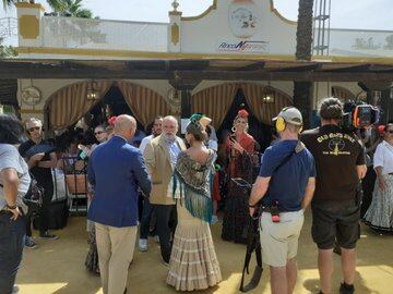 El chef José Andrés a las puertas de una caseta de la Feria de Jerez