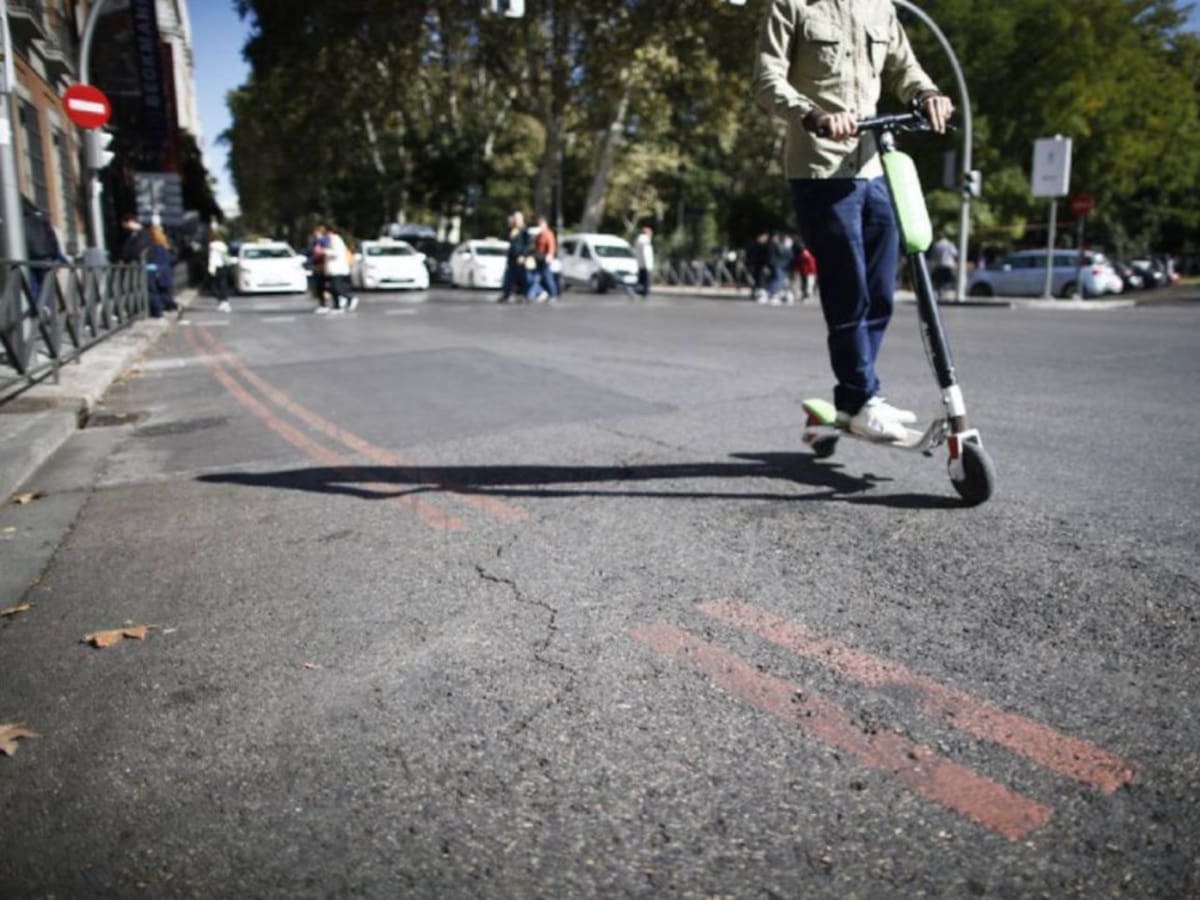 En Alcobendas solo podrán conducir patinetes eléctricos los mayores de 16 años, con casco y seguro obligatorios