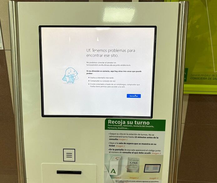 Punto de entrega de citas en el centro de salud de la calle Marques de Paradas (Sevilla)