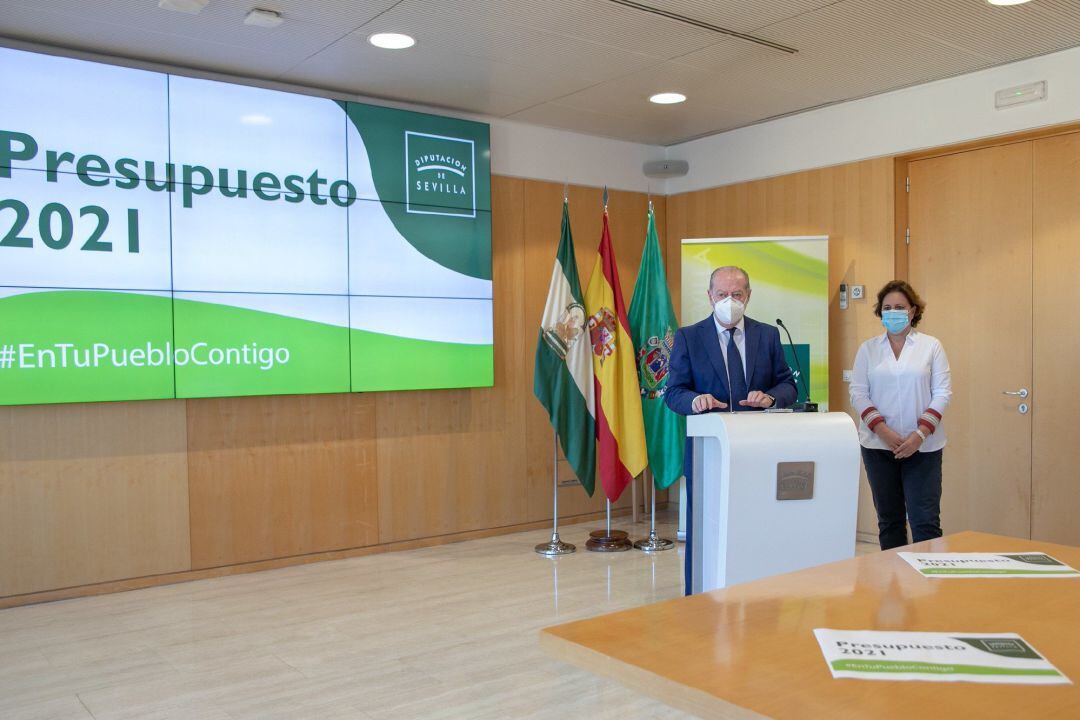 Villalobos en la presentación del presupuesto. 