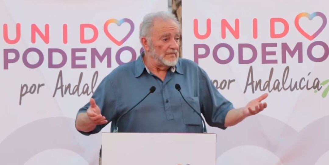 Julio Anguita participando en un acto de campaña de Unidas Podemos en Córdoba