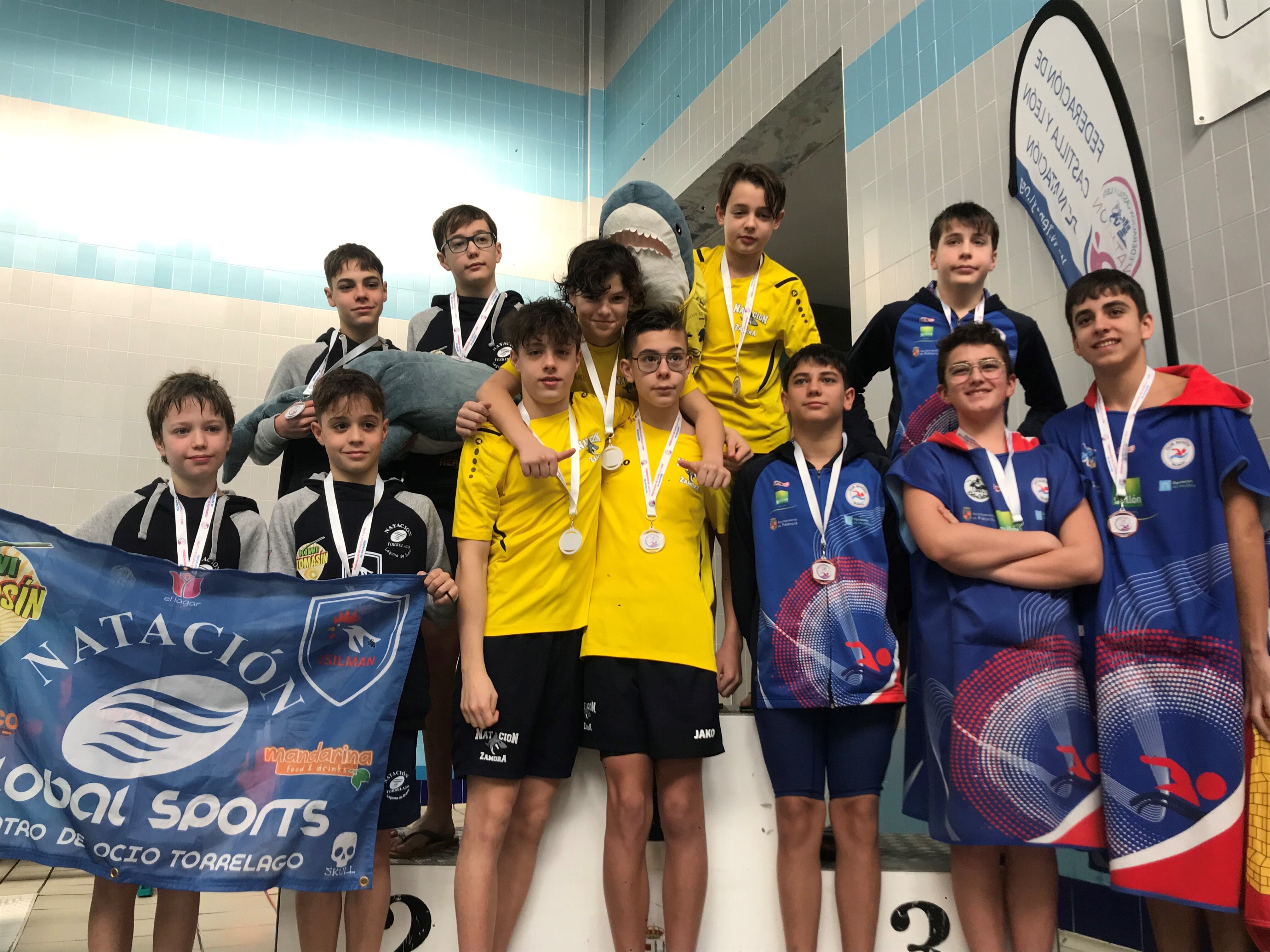 Integrantes de Natación Zamora en el Campeonato de Castilla y León alevín