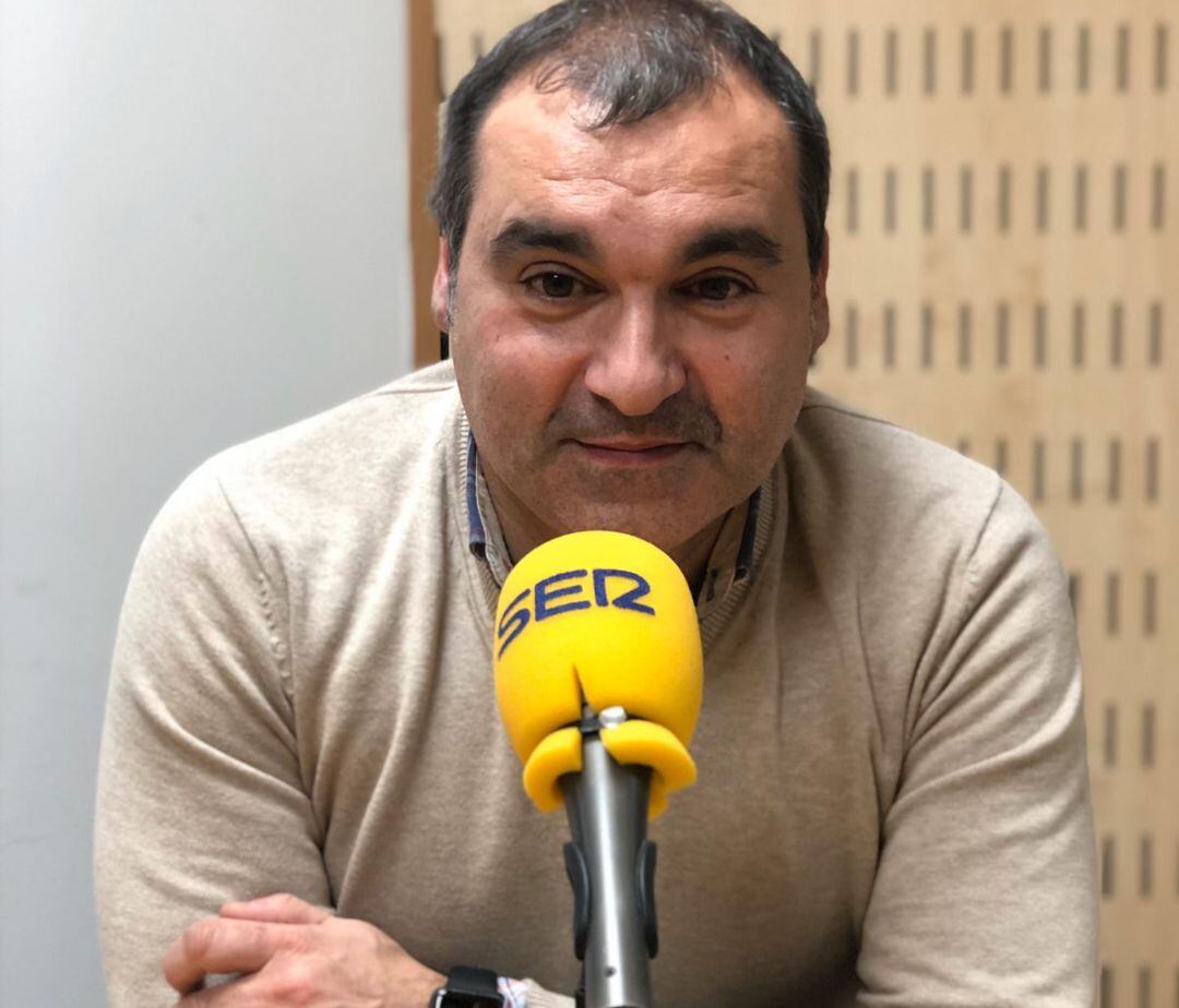 El coordinador de C&#039;s Gijón en los estudios de SER Gijón.