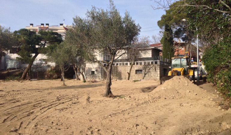 Unidos por Hoyo denuncia la presunta ilegalidad de la construcción de un aparcamiento municipal en Hoyo de Manzanares