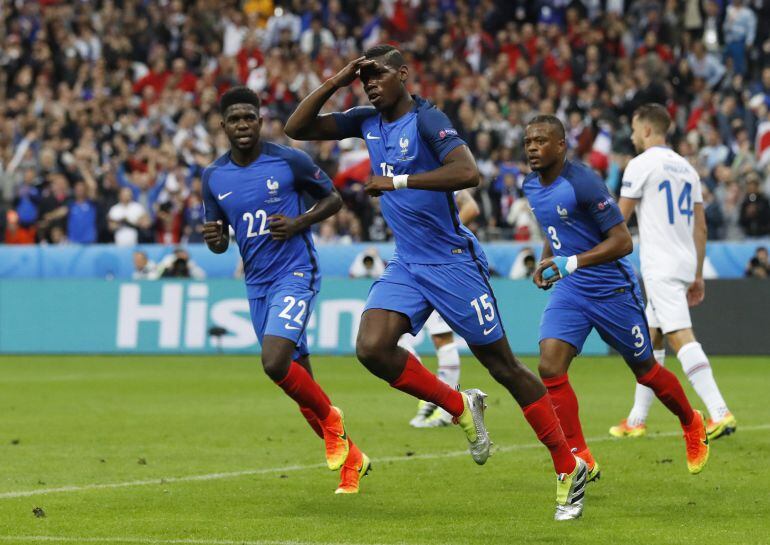 Pogba celebra el segundo de Francia 