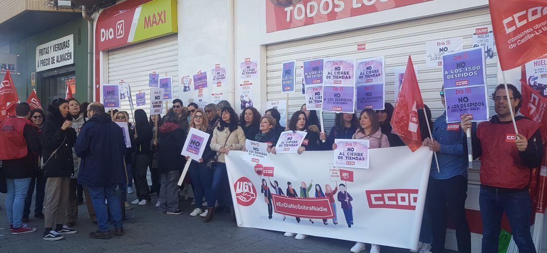 El supermercado Día de la calle La Roda ha cerrado hoy de 10 a 12 horas