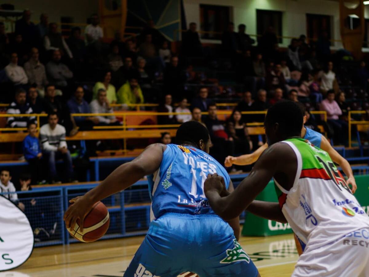 Evan Yates ya manda en LEB Plata