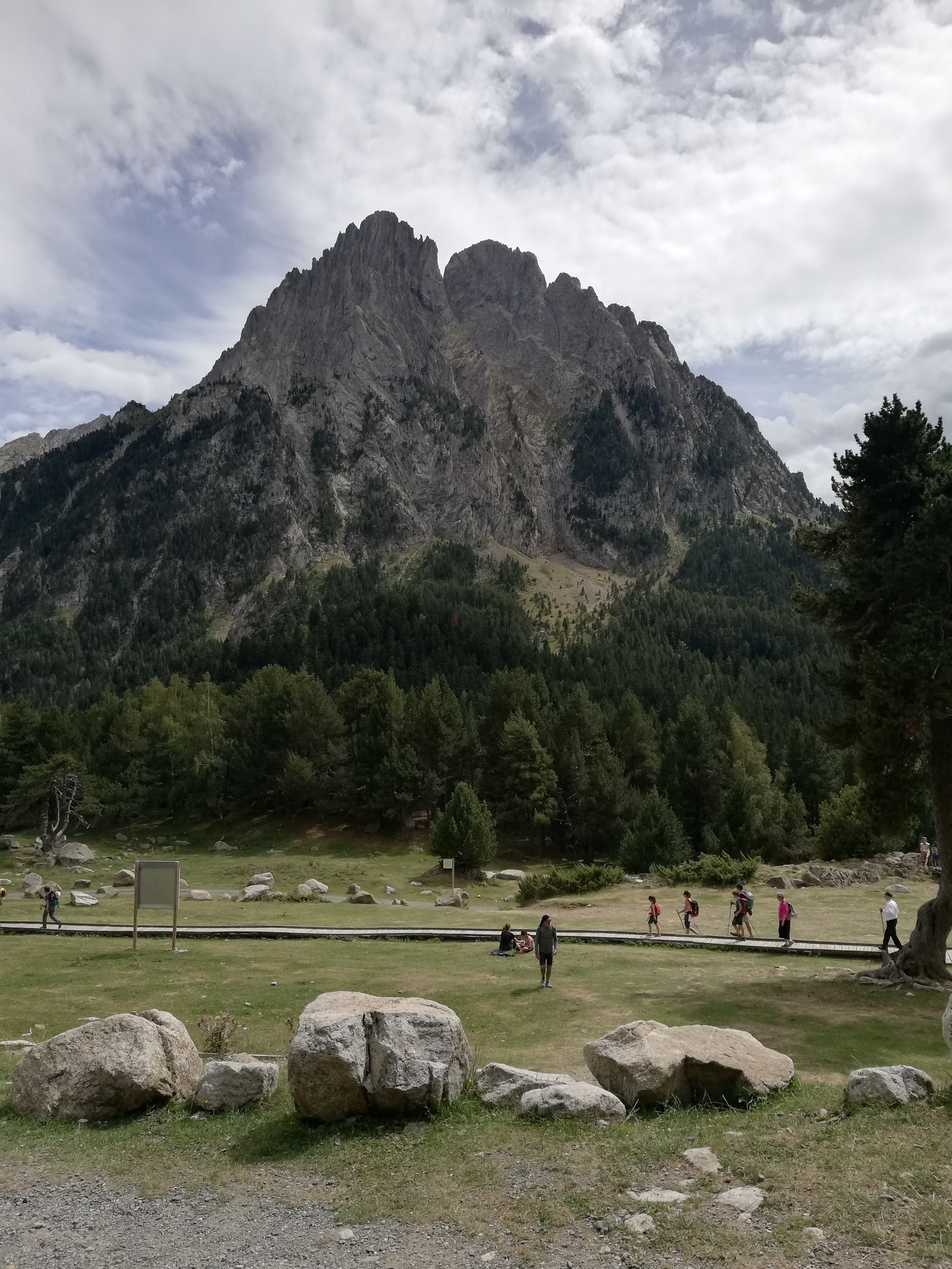 Els Encantats, la imatge icònica del parc d'Aigüestortes, destinació de molts turistes al Pirineu. Foto: Ràdio Lleida.