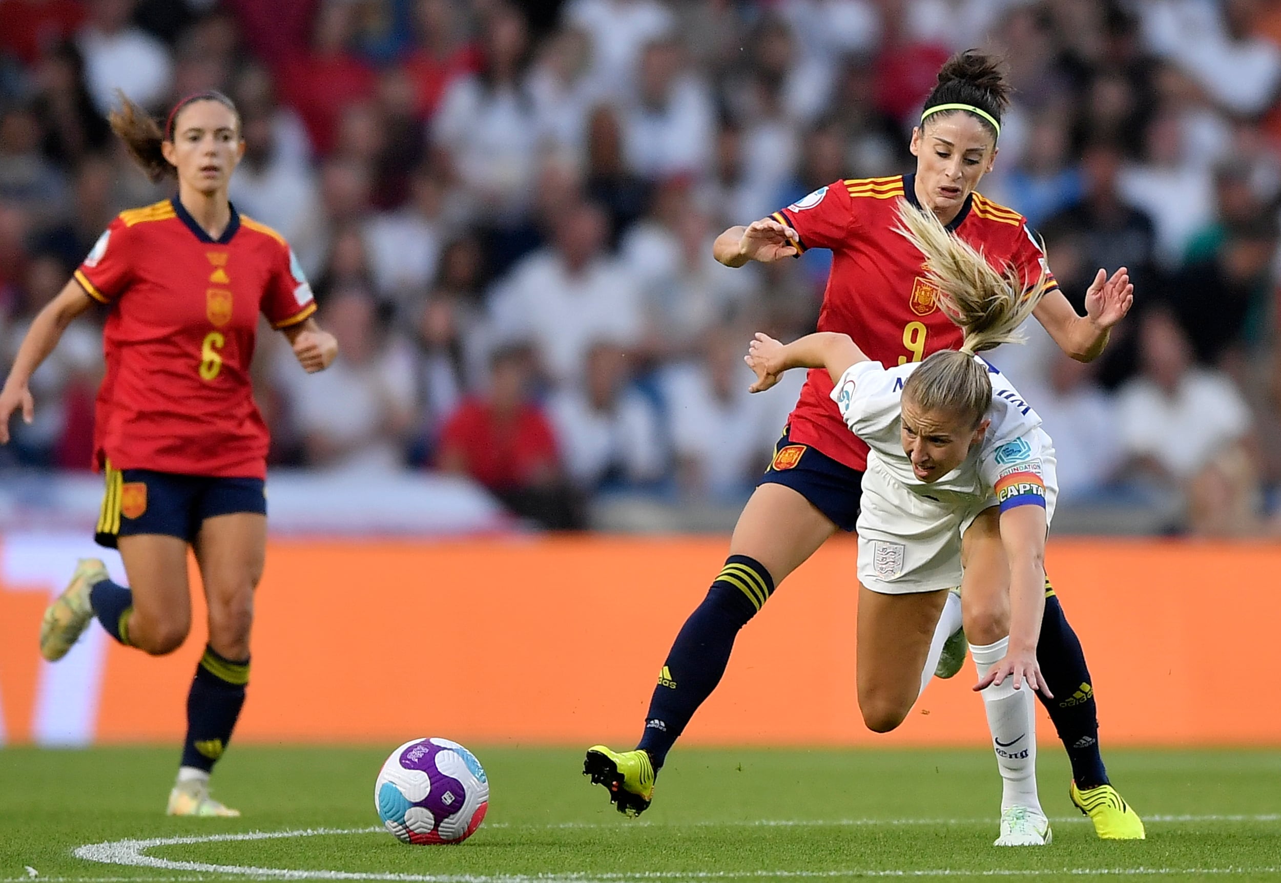 Esther González defendiendo la camiseta de la Selección Española