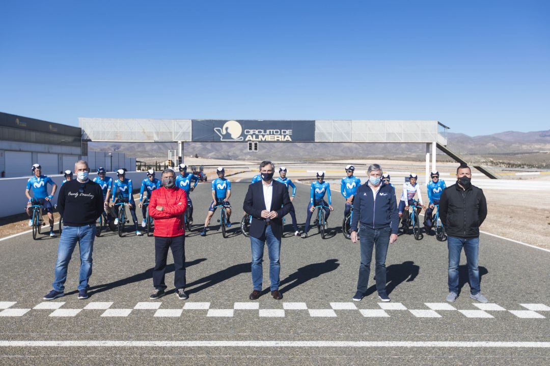 La Diputación de Almería visitó a los grandes del pedal.