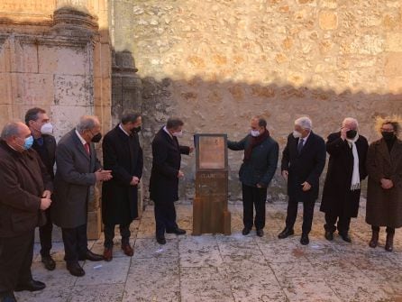 Placa conmemorativa del 40 aniversario del Estatuto de Castilla-La Mancha