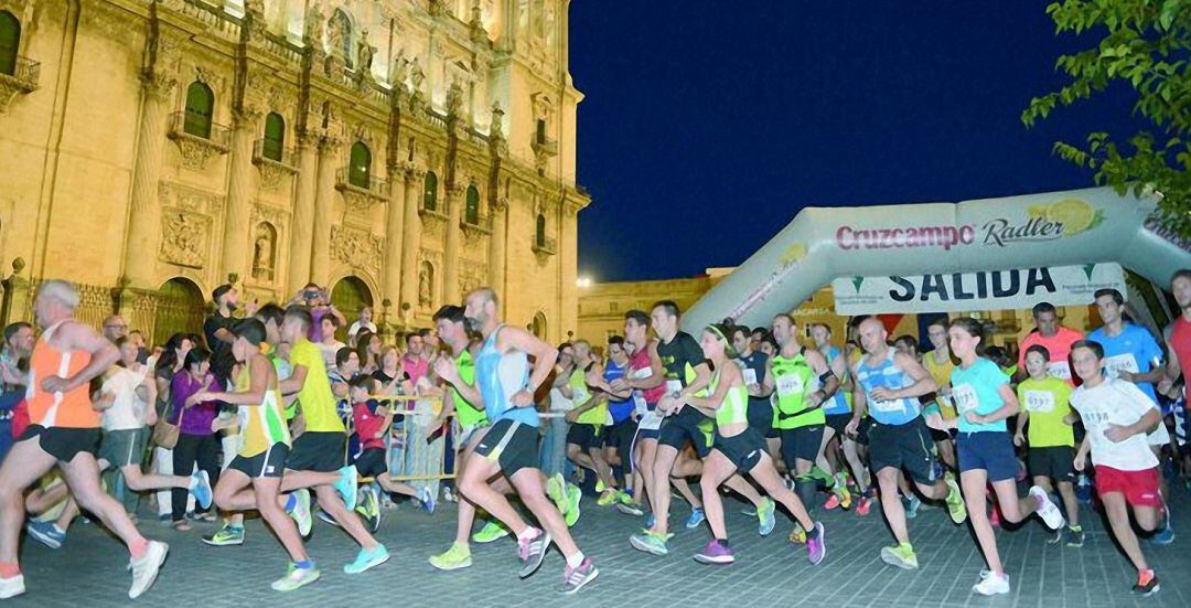 Salida de la carrera 'Jaén Genuino' en su edición de 2015.