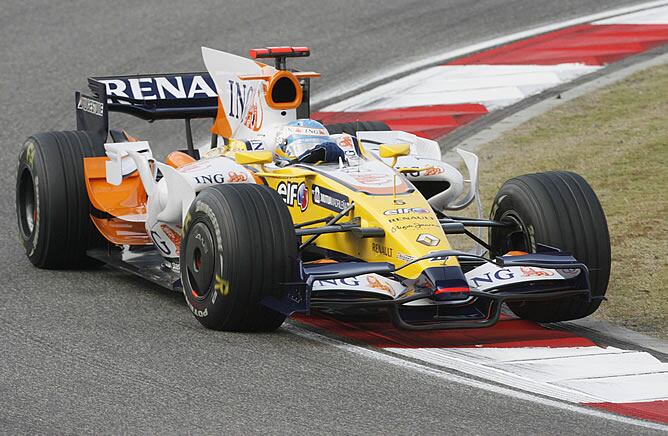 Fernando Alonso, contento con el rendimiento de su R28