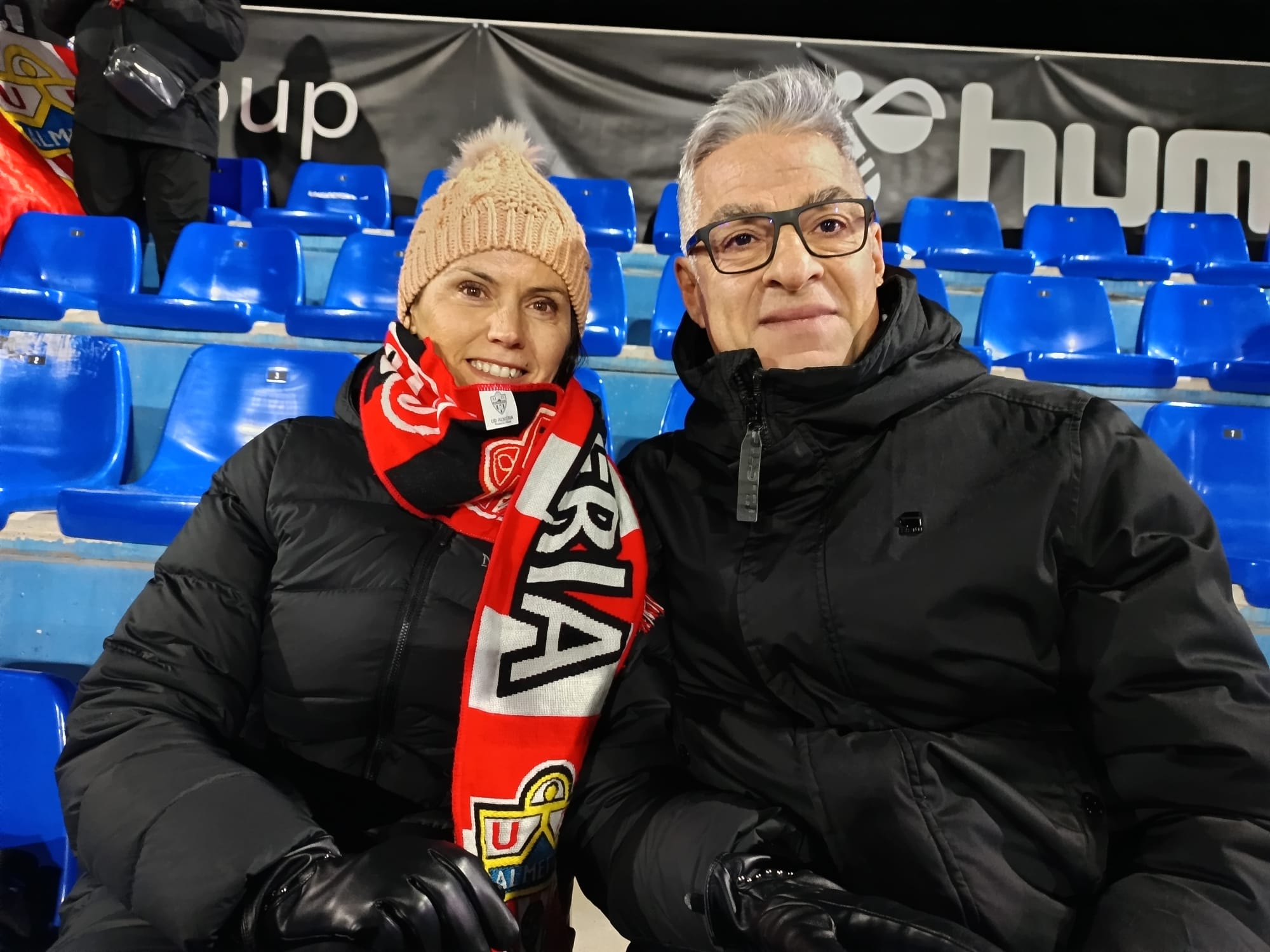 Unos 200 aficionados del Almería vivieron en el partido de Copa desde el Estadio del Eldense.