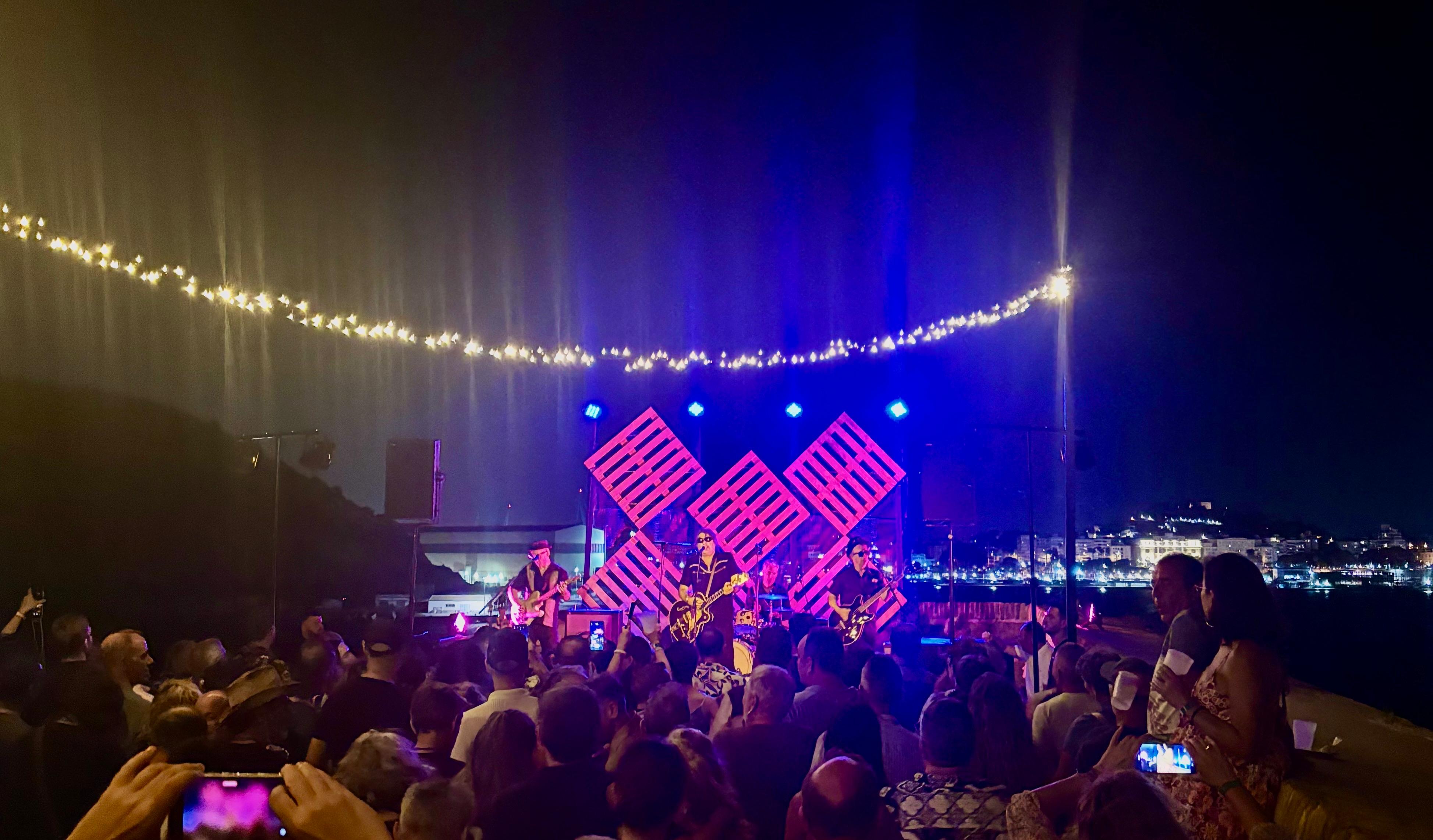 Concierto de La Frontera en el Fuerte de Navidad