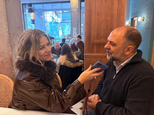 Fausto Giles director gerente de Fundación TDAH Aire Libre de Huelva con Ana Gil, periodista de la Cadena SER de Huelva