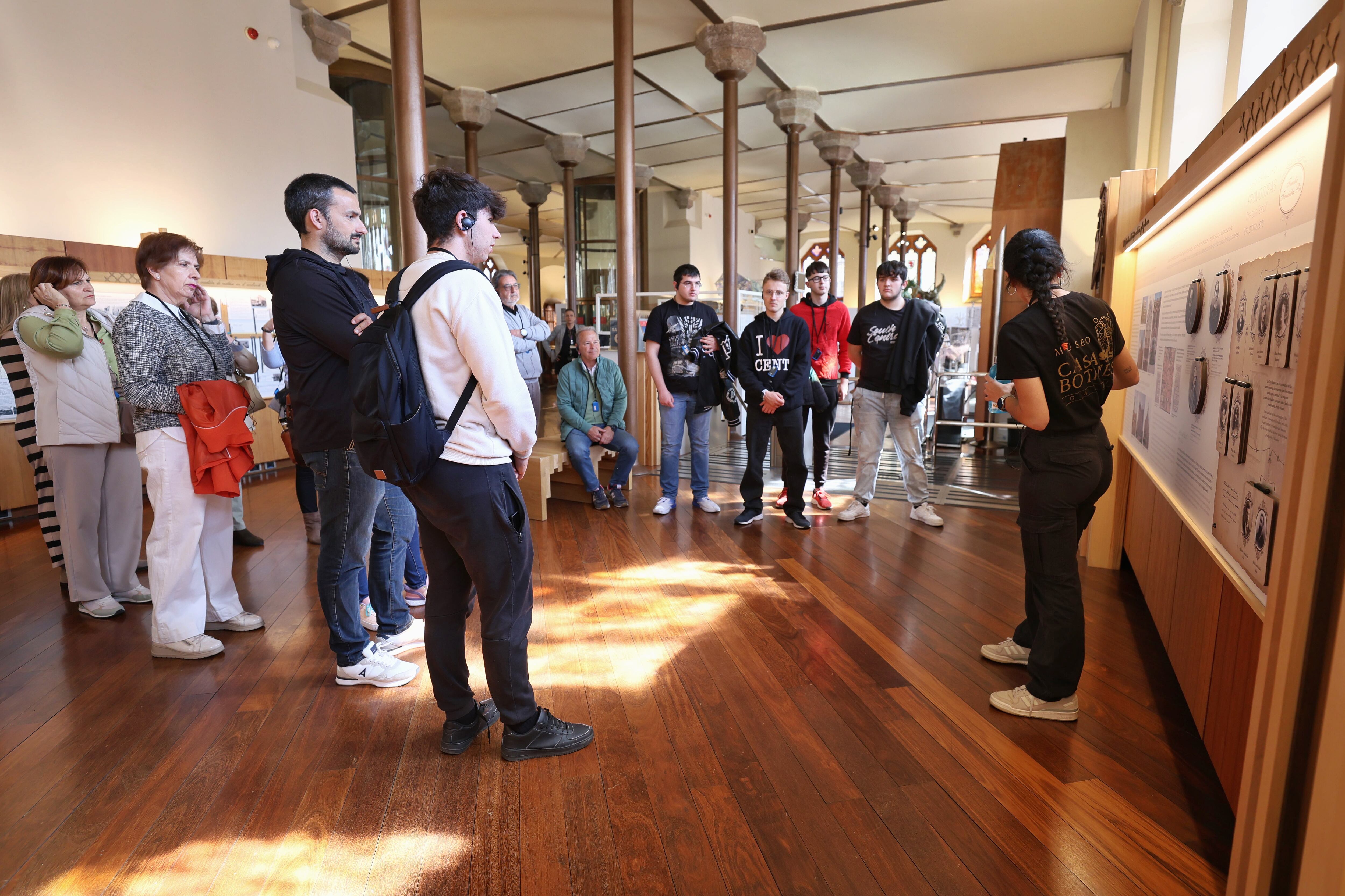 Visita guiada en el museo Casa Botines de Gaudí (León)