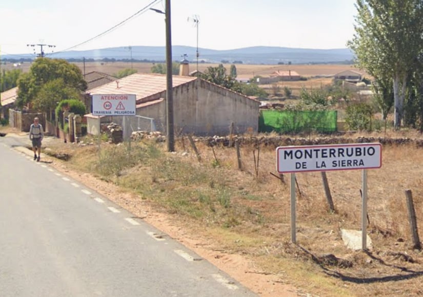 Chema Rodríguez nos invita a un paseo por Monterrubio de la Sierra.