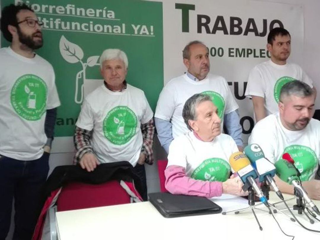 Rueda de prensa de la plataforma en defensa de la Biorrefinería de Barcial del Barco en marzo de 2017