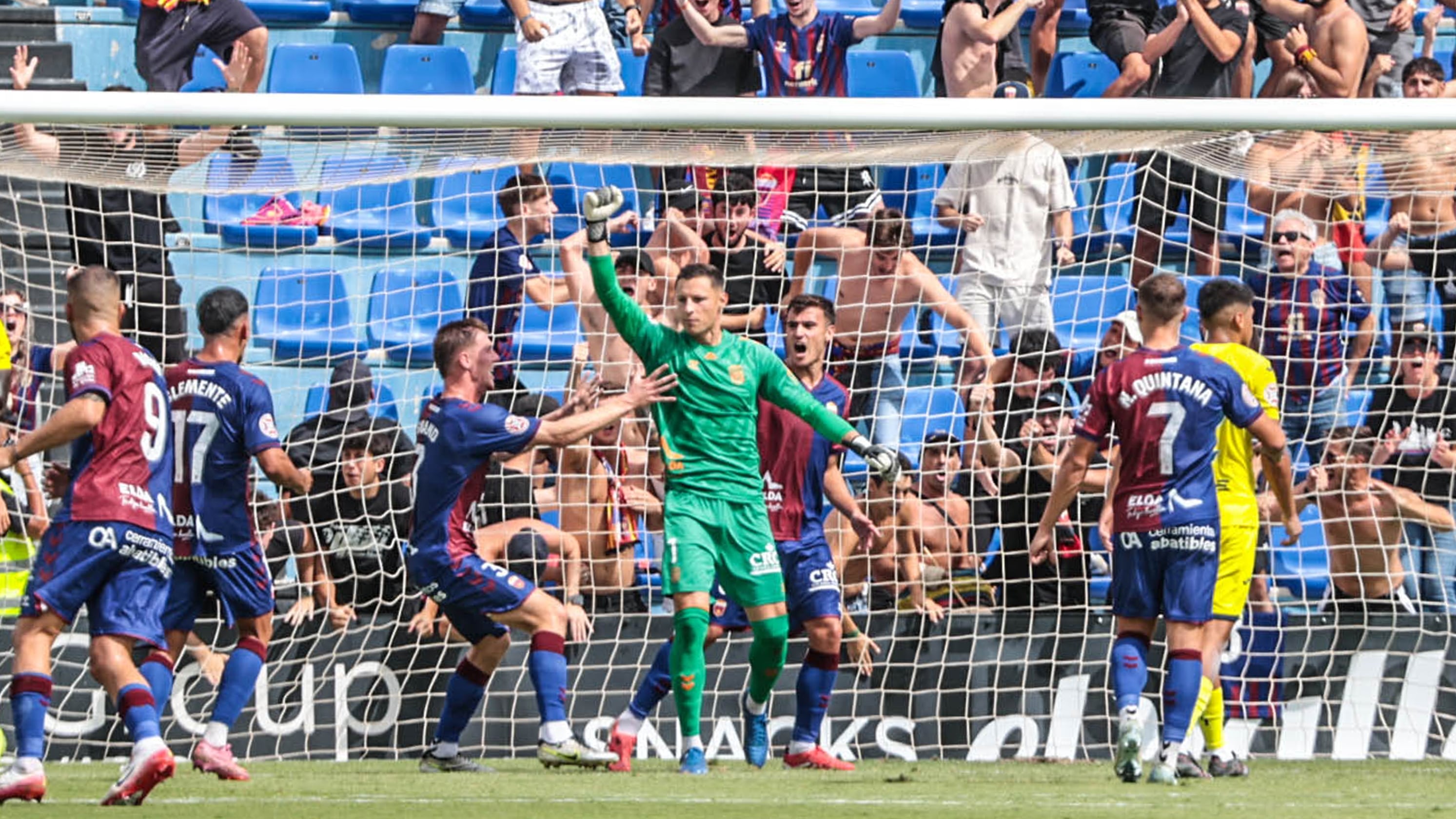 Imagen de archivo del partido de ida, un encuentro en el que Ramón Vila fue clave para la victoria del Eldense sobre el Villarreal B