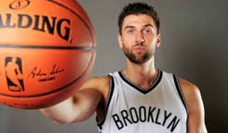 Andrea Bargnani se compromete por dos años con el Baskonia.