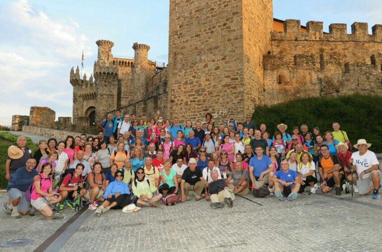 Miembros del Misteri en el Camino de Santiago