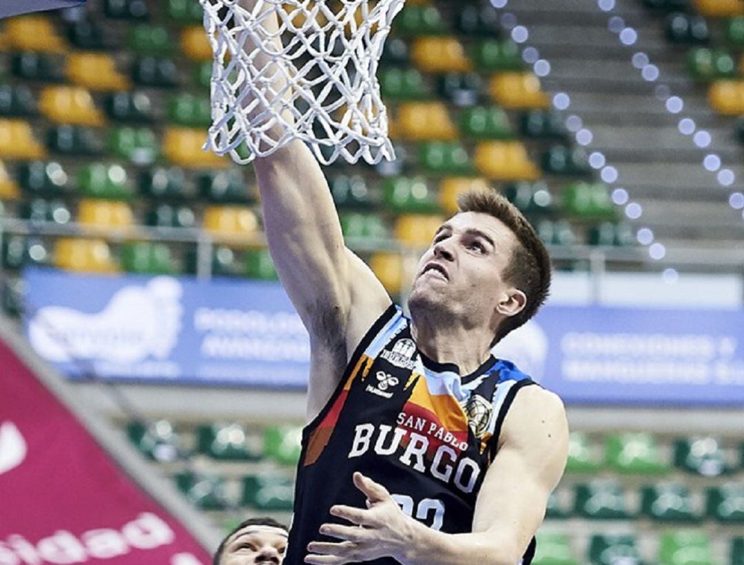 Rabaseda en el partido frente a Filou Oostende