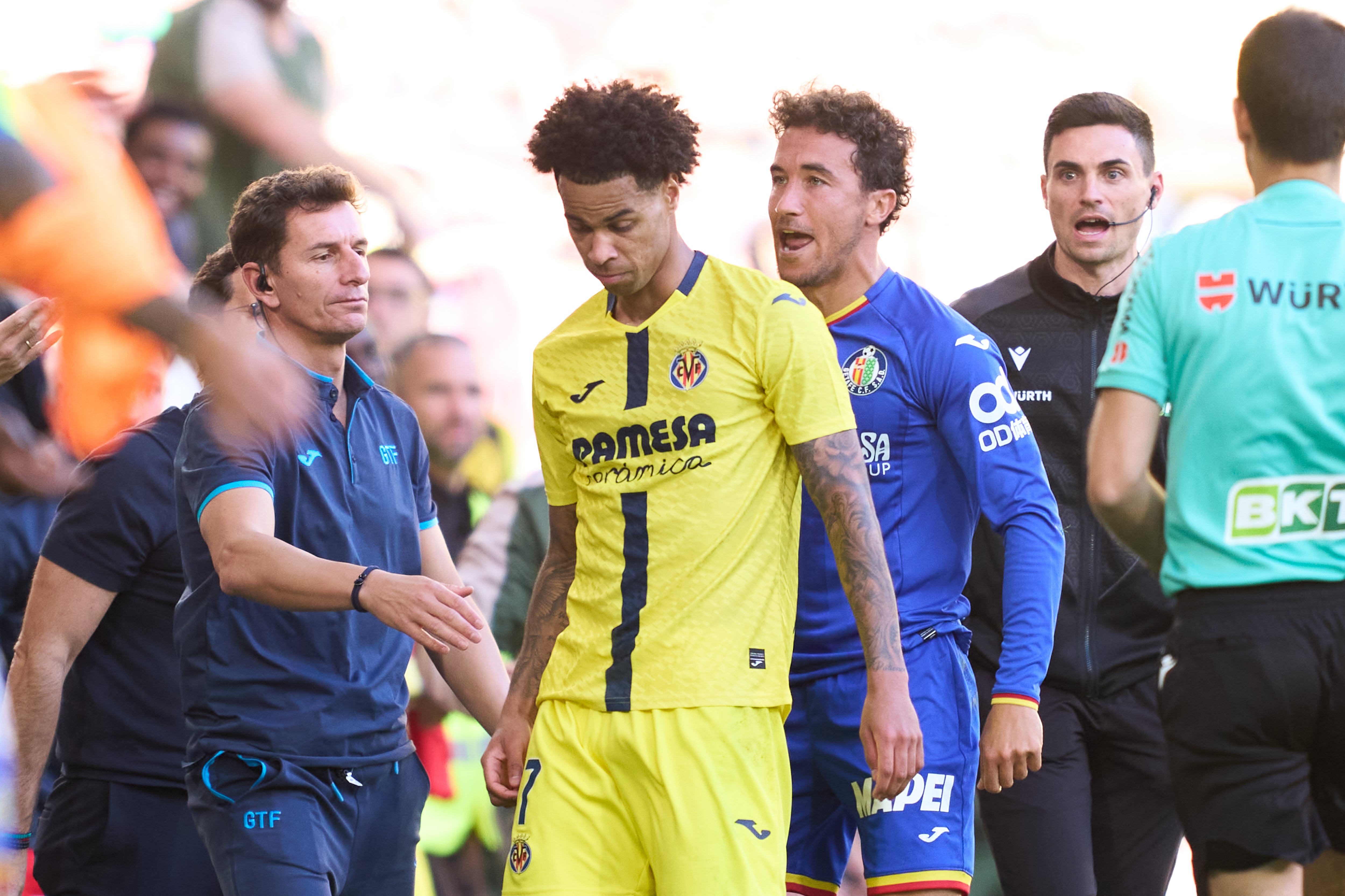 Luis Milla insultando a Tajon Buchanan tras el pelotazo